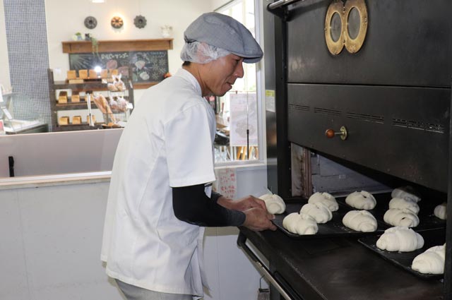 岡山市のパンと焼き菓子の店　リエルプラスのこだわりのパン