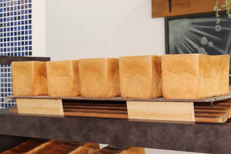 岡山市のパンと焼き菓子の店　リエルプラスの店内写真8